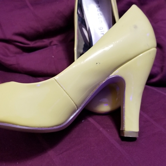 Madden Girl Pastel Yellow 4in Heels - Picture 2 of 5